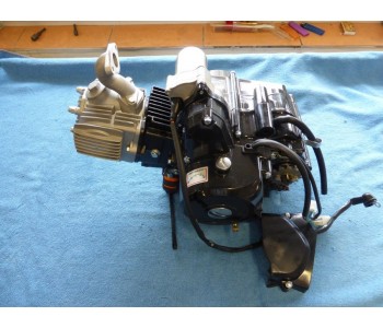 kompletní motor 125cc (125cc) 4T s poloautomatem (3 rychlosti + zpatecka)